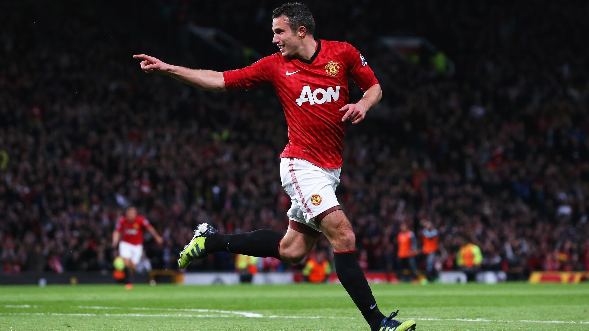 星空体育官网-意甲领头羊对决：战术对抗中的精彩对攻，意甲头牌