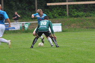 星空体育-中国足球比赛中临场战术调整速度与效果分析，足球临场是什么意思